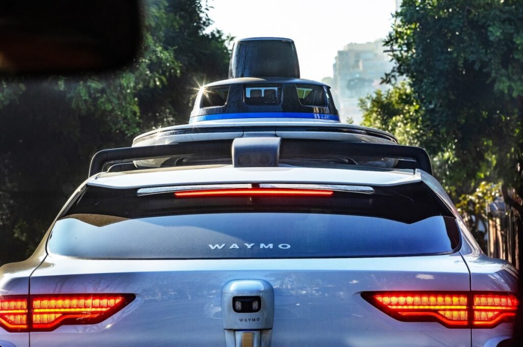 Robotaxi companies refuse to say how often their AVs need remote help Waymo-San Francisco