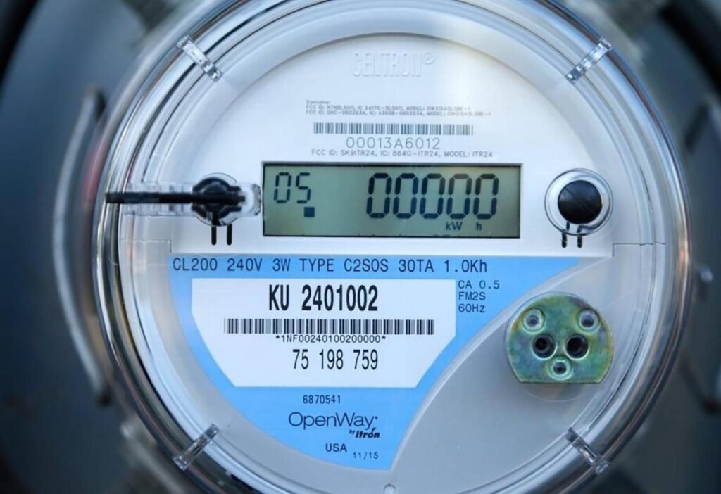 Kentucky Utility electric meter. Kentucky Utilities is asking the Kentucky Public Service Commission to approve a rate hike that would raise base rates for residential customers by 13.6%.