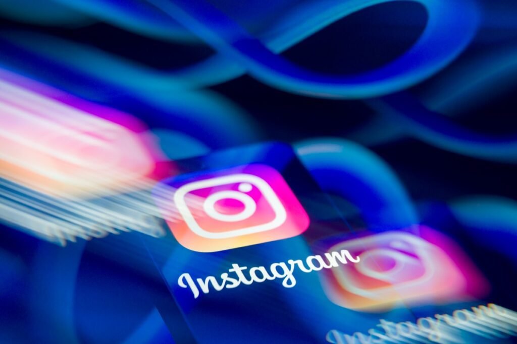 How to turn off Instagram’s new Instants feature and retract photos you accidentally shared How to turn off Instagram's new Instants feature and retract photos you accidentally shared