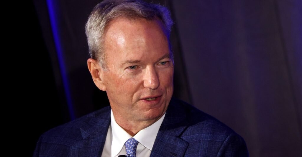University of Arizona students boo Eric Schmidt’s AI cheerleading University of Arizona students boo Eric Schmidt’s AI cheerleading