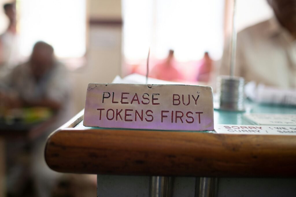 I answered the same 12 questions twiche: RAG vs. 1M token context window in Kimi K3