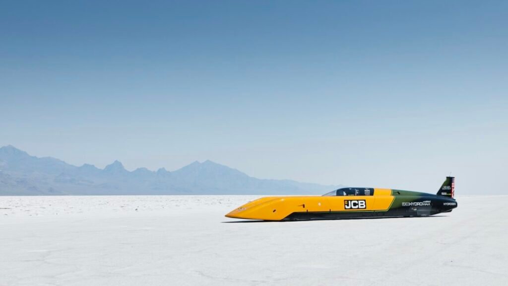 Two hydrogen-burning engines powered this car to a new land speed record Two hydrogen-burning engines powered this car to a new land speed record