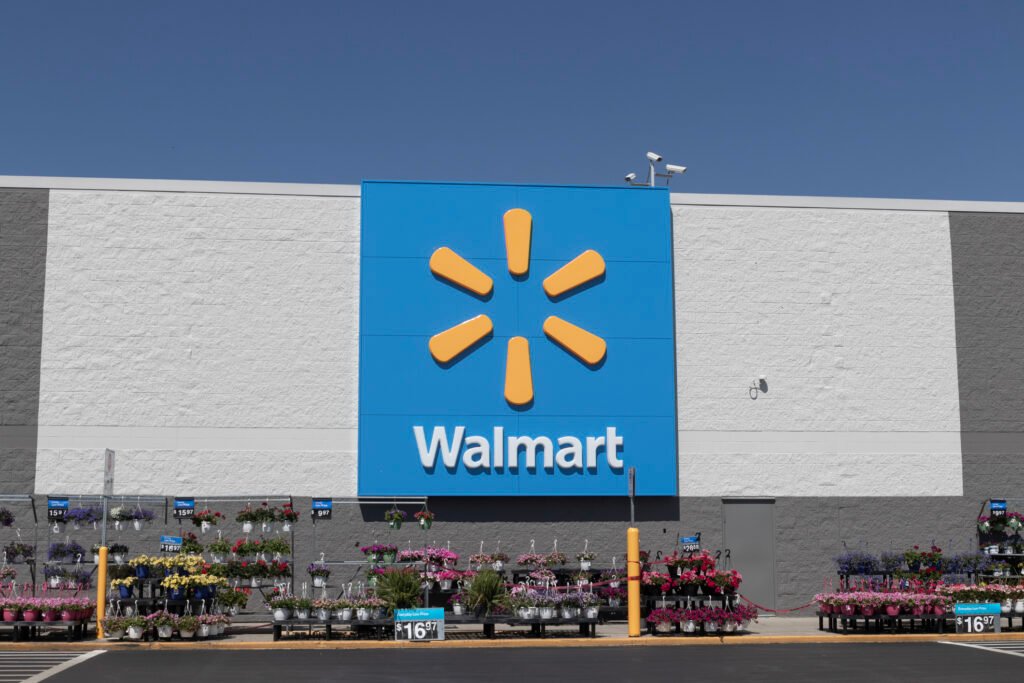 Front of Walmart Superstore