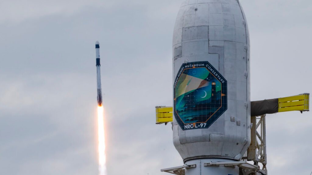Rocket Report: SpaceX completes launch triple-header; Rocket Lab nets big contract
